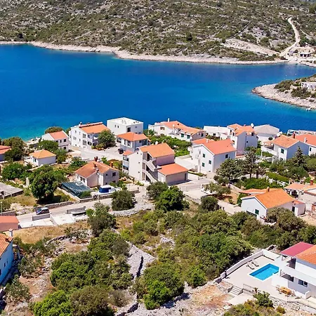 Dupla Kanica Villa *